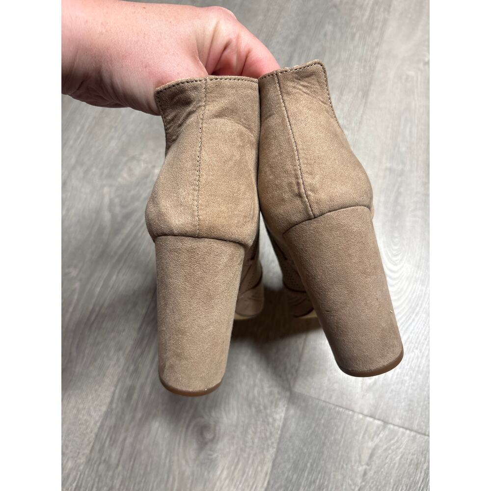 JustFab Chic Peek Perforated Ankle Boots Size 11 Taupe Tan Open Side Pointed Toe - Picture 7 of 10